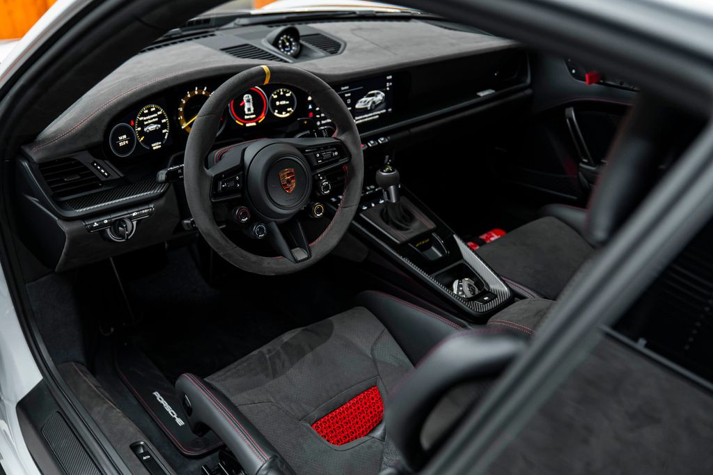 Porsche 992 2025