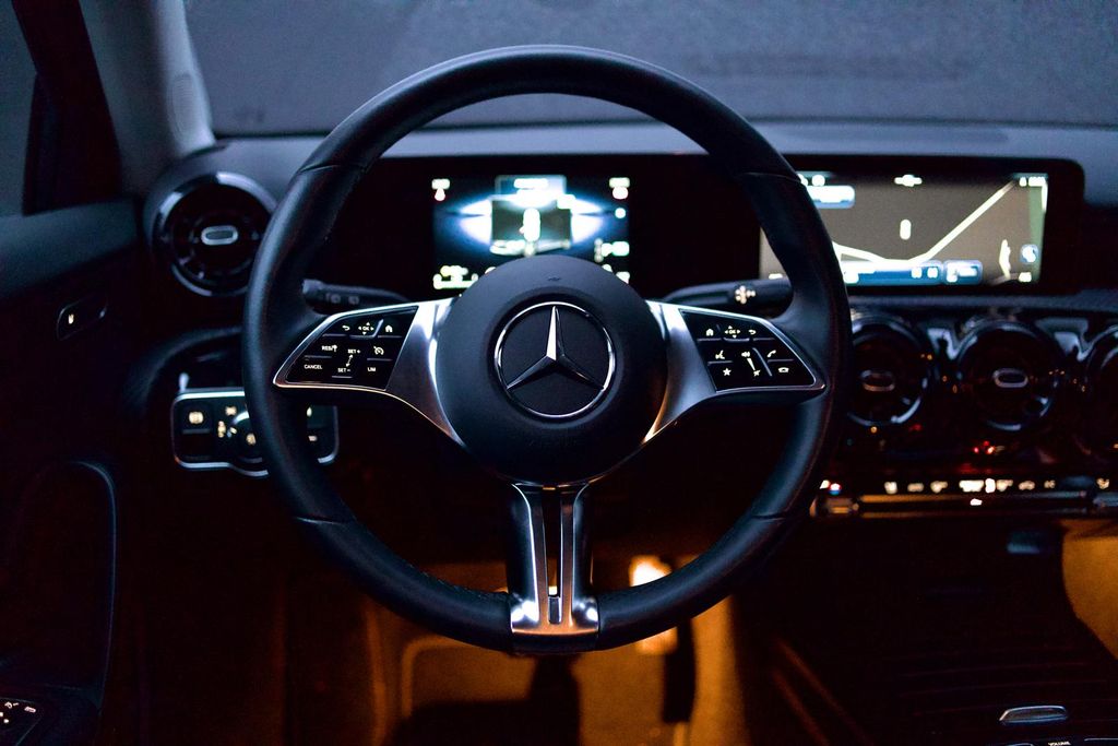 Mercedes-Benz A 200 2024