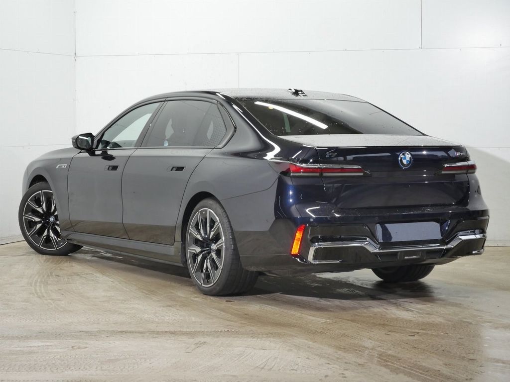 BMW i7 2024