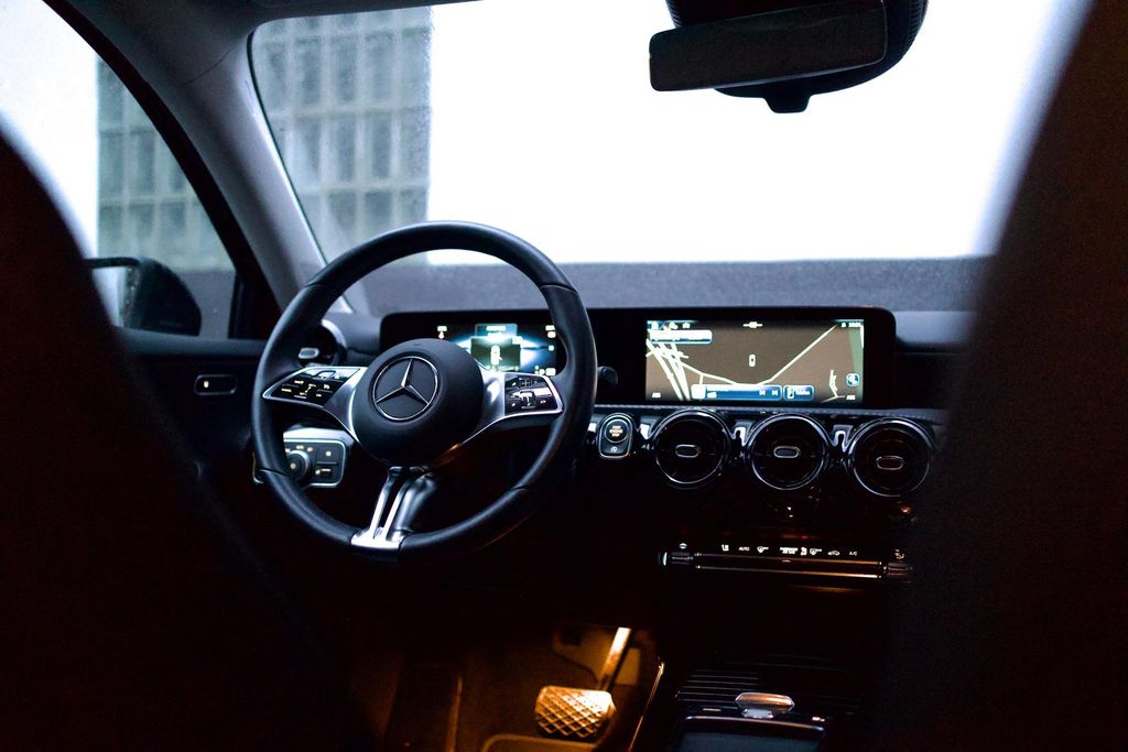 Mercedes-Benz A 200 2024