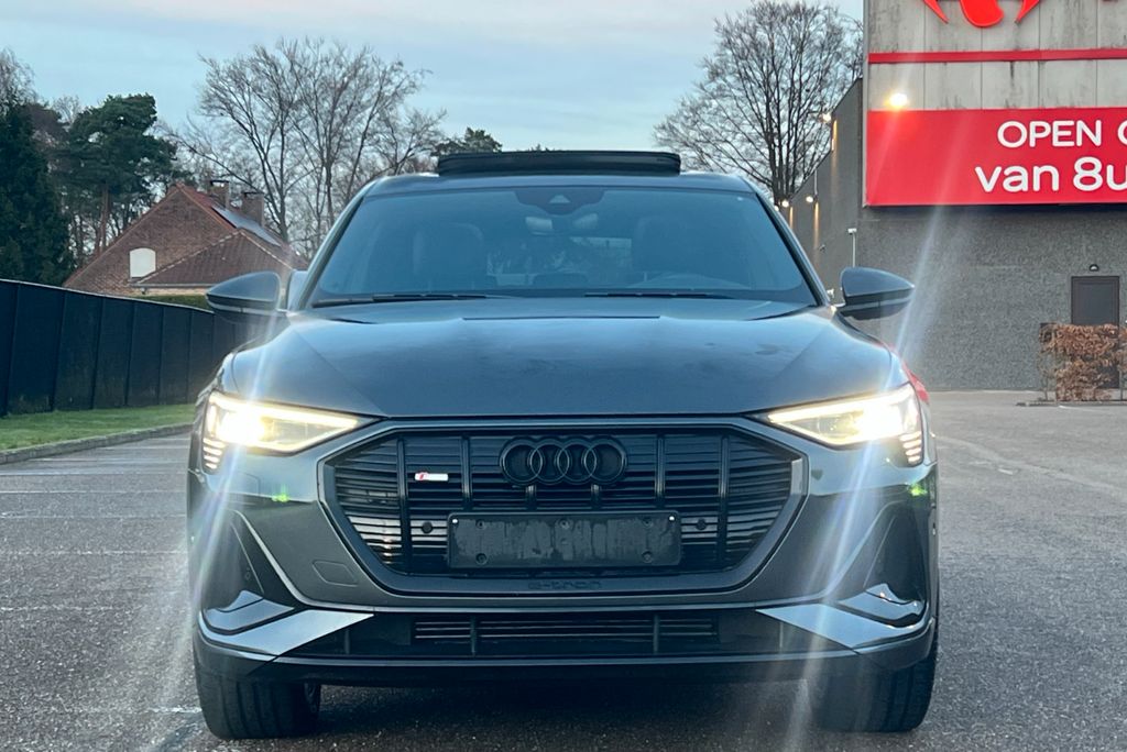 Audi e-tron 2022