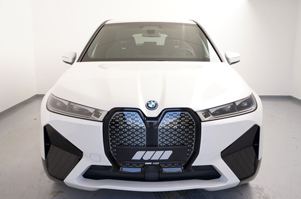 BMW iX 2023