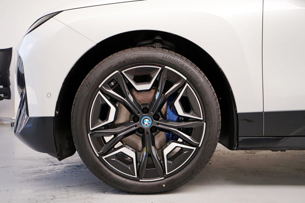 BMW iX 2023