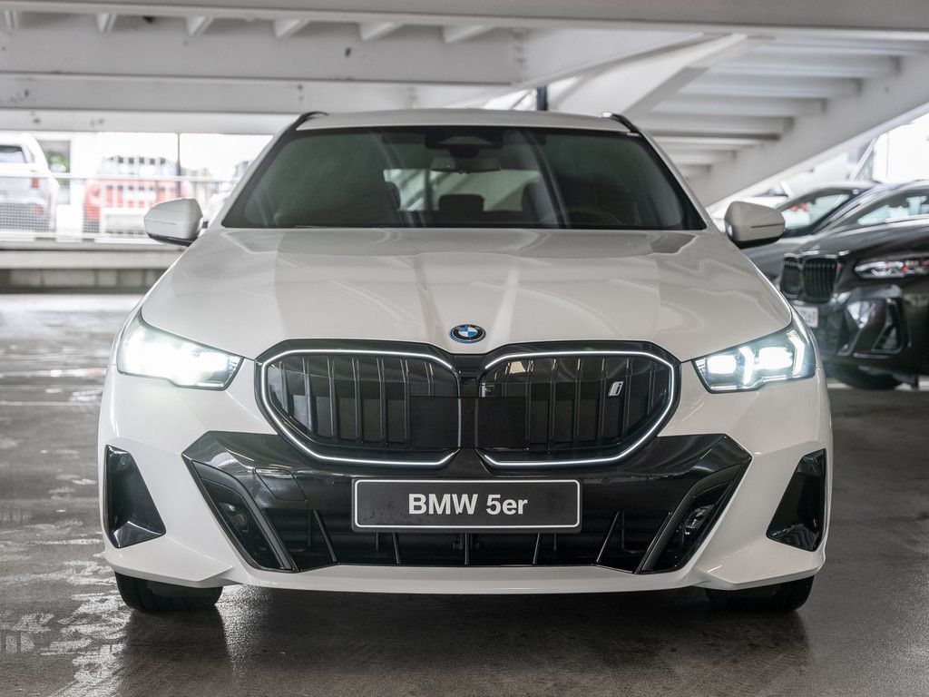 BMW i5