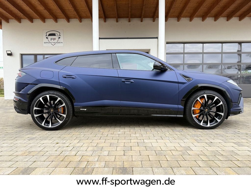 Lamborghini Urus 2024