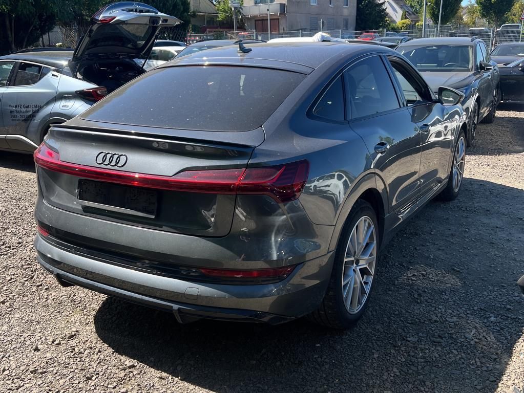 Audi e-tron 2023