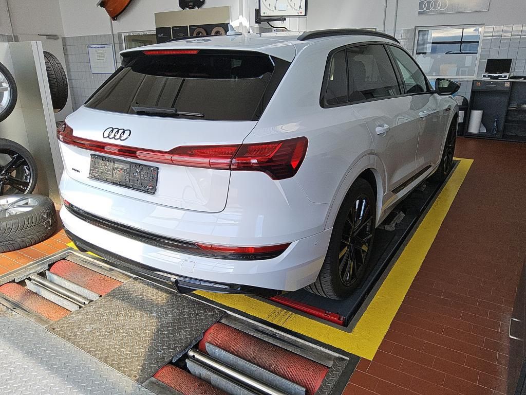 Audi e-tron 2022