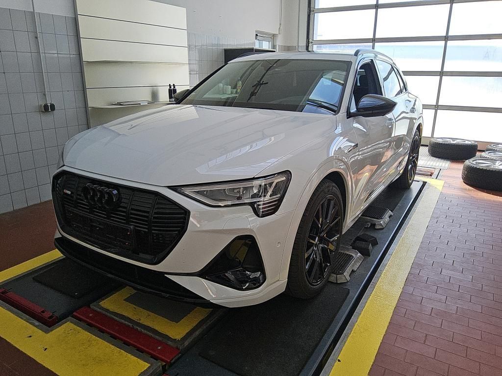 Audi e-tron 2022