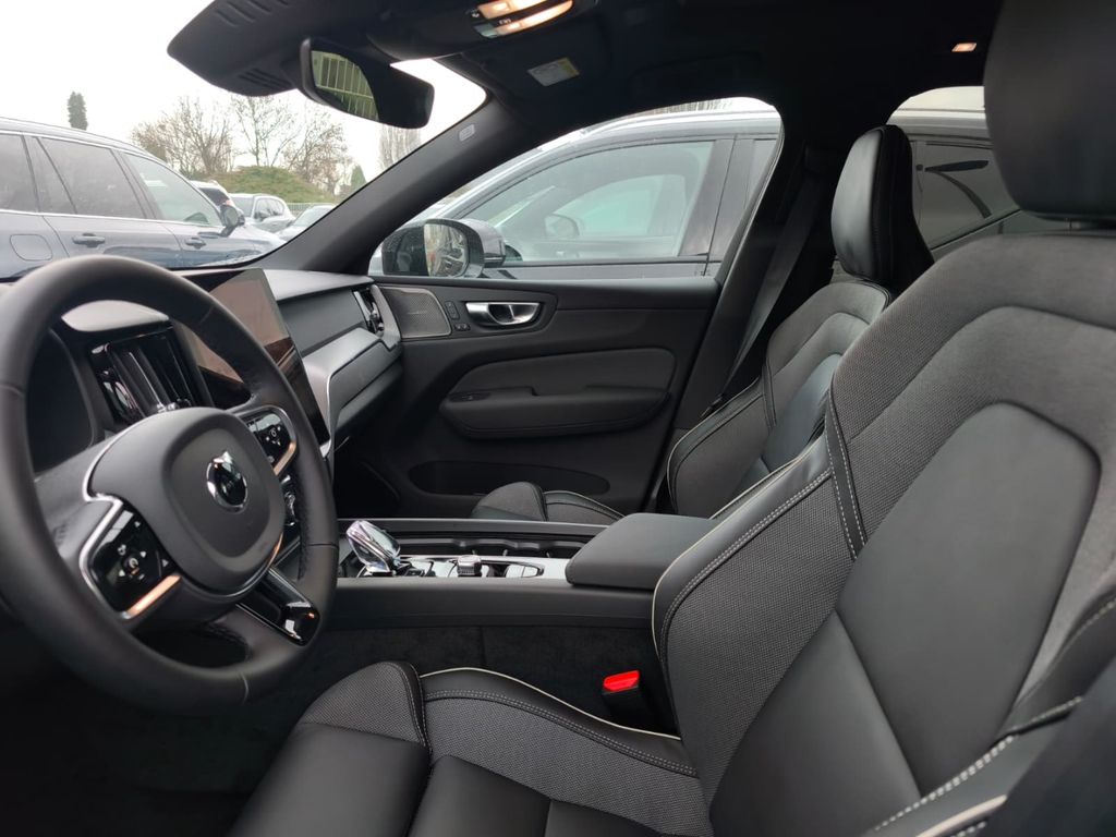 Volvo XC60 2025