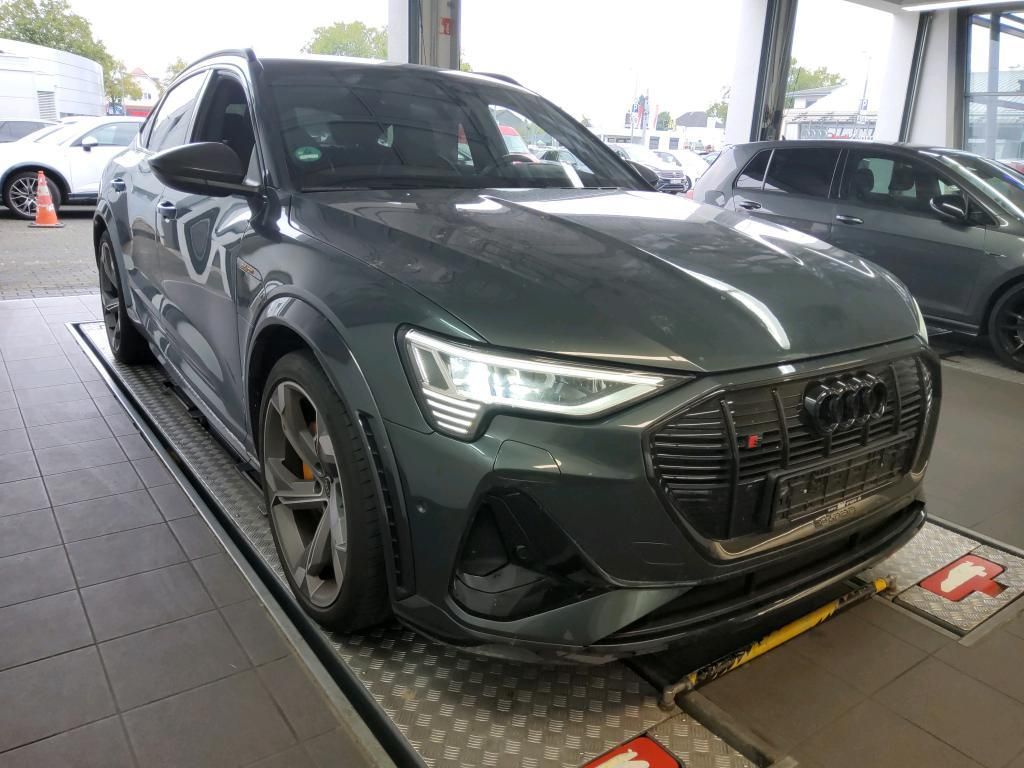 Audi e-tron 2022