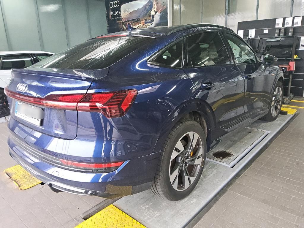 Audi e-tron 2022