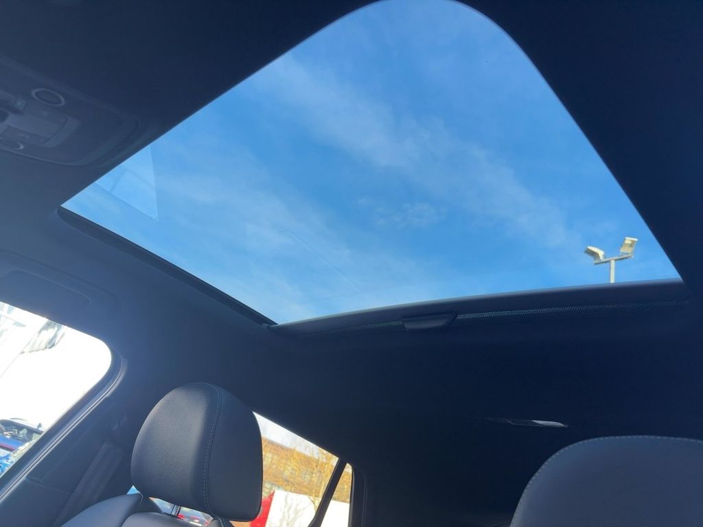 Audi SQ2 2025