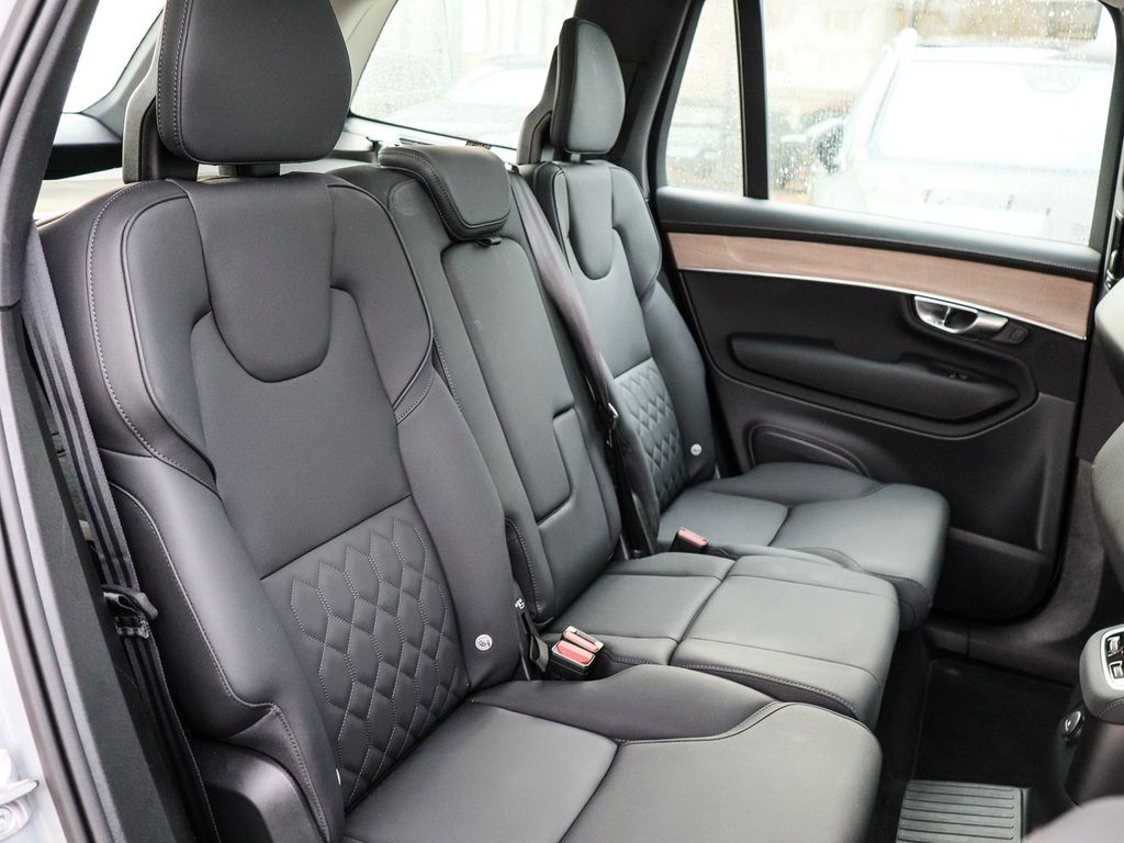 Volvo XC90 2025