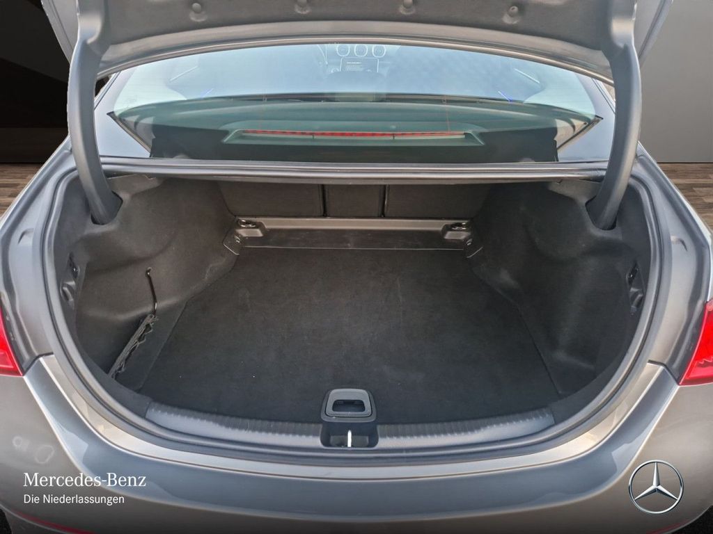 Mercedes-Benz C 200 2025