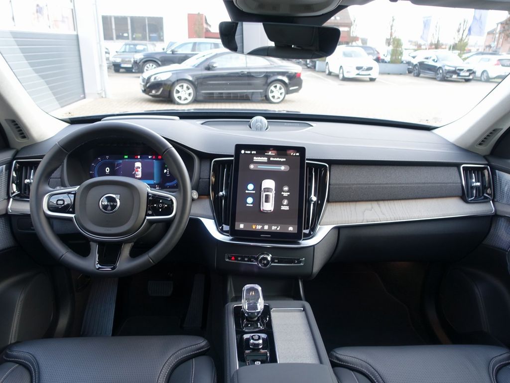 Volvo XC90 2025