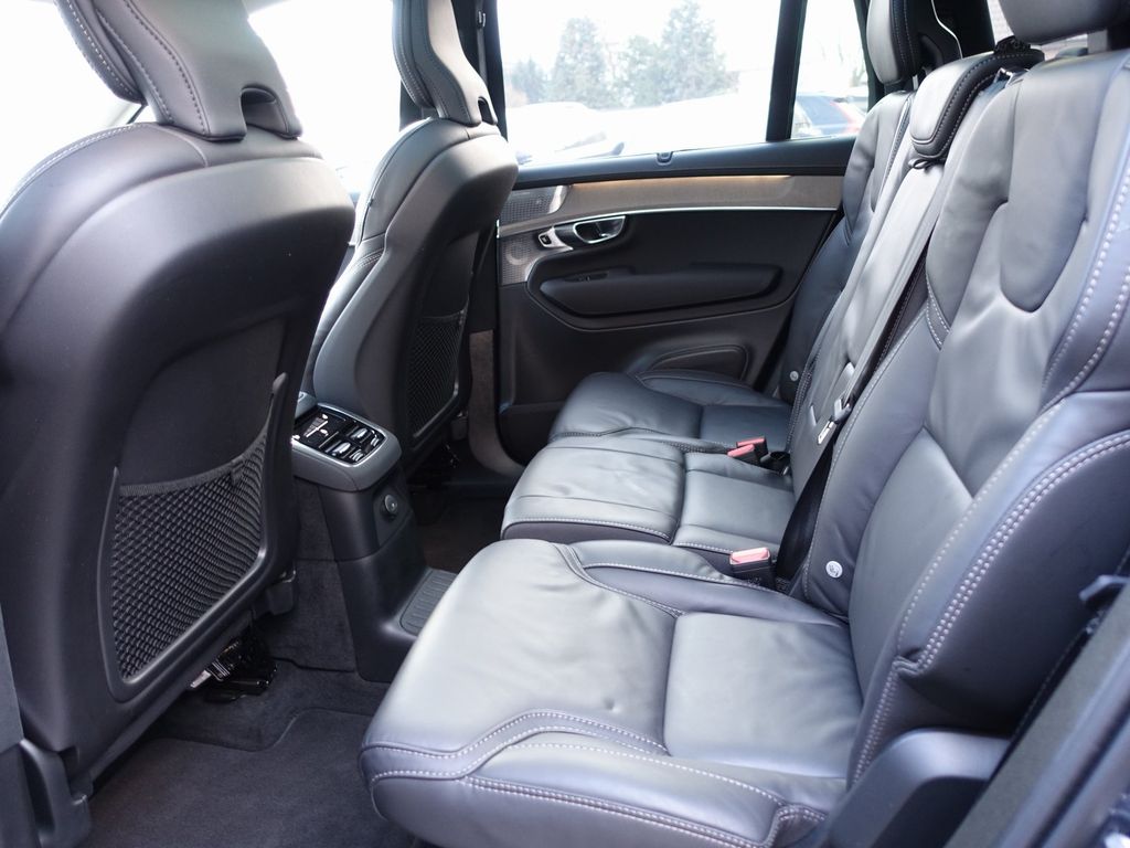 Volvo XC90 2025