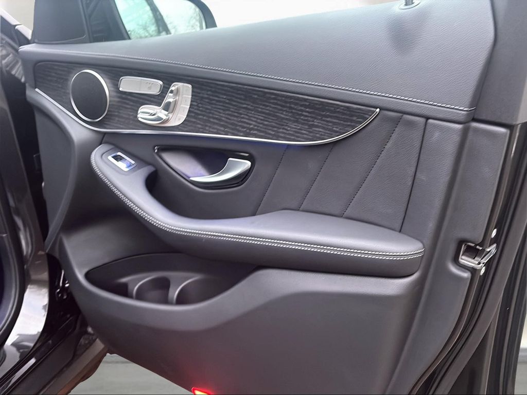 Mercedes-Benz GLC 300 2022