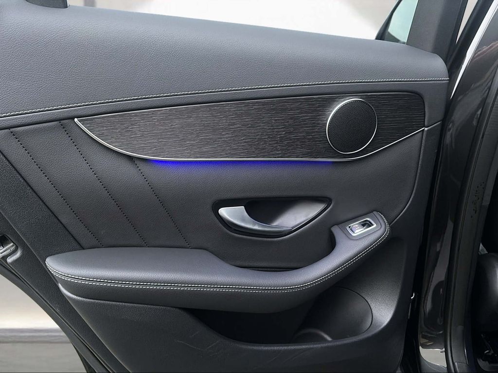 Mercedes-Benz GLC 300 2022