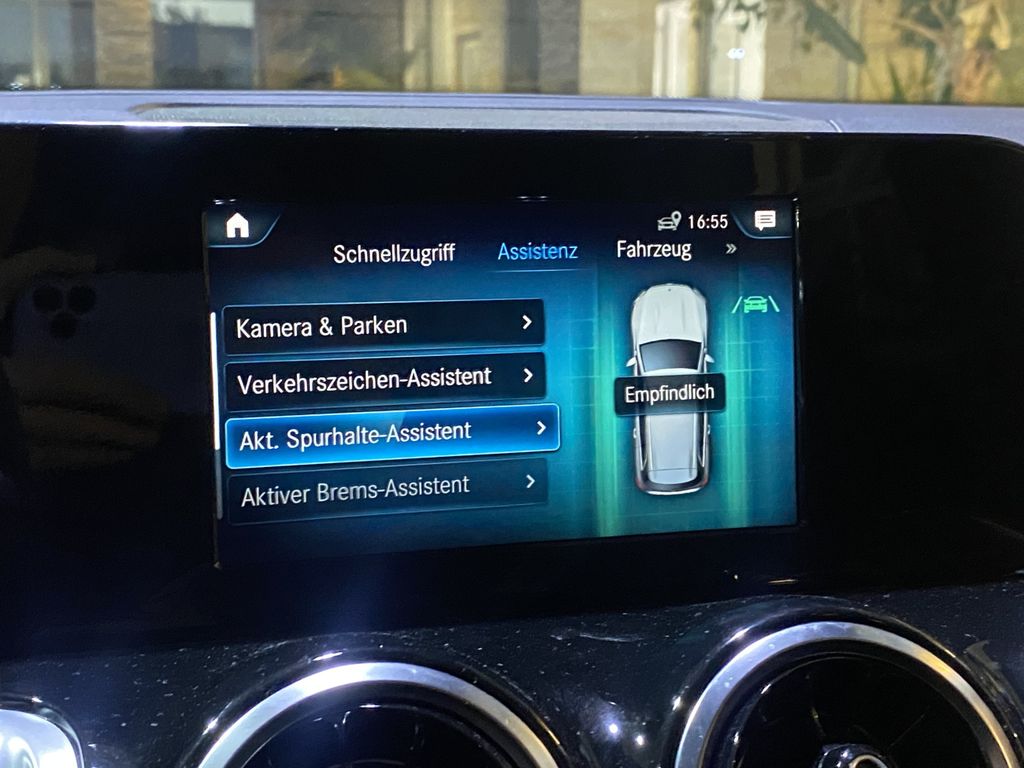 Mercedes-Benz GLB 200 2023