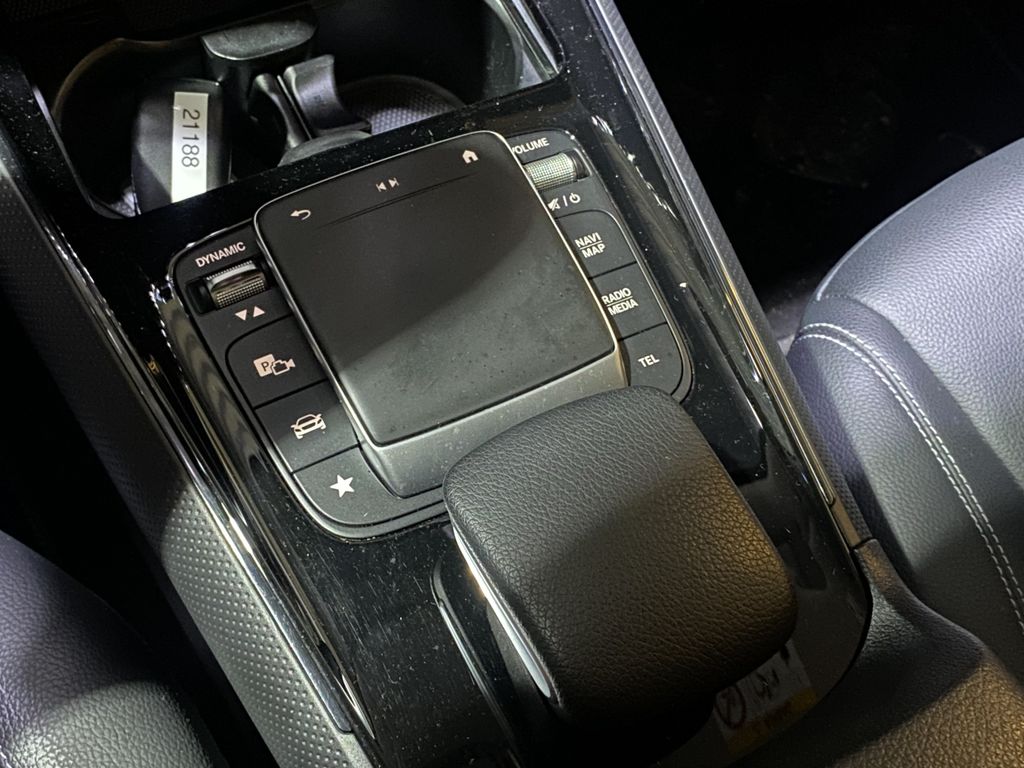 Mercedes-Benz GLB 200 2023