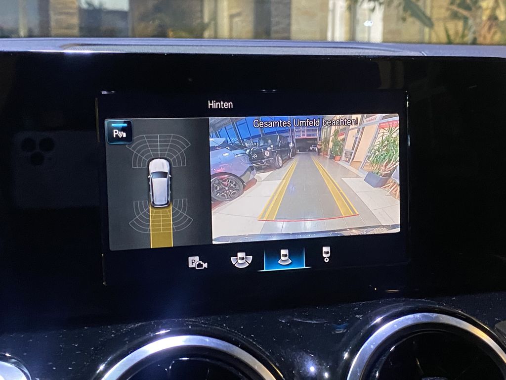 Mercedes-Benz GLB 200 2023