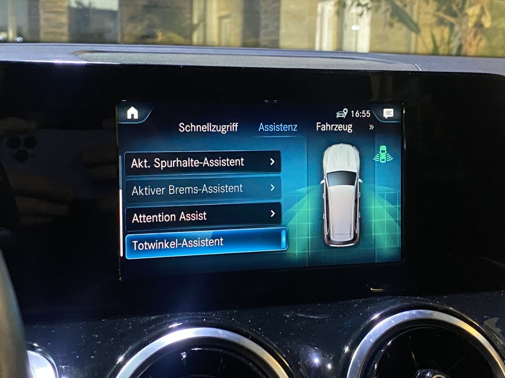 Mercedes-Benz GLB 200 2023