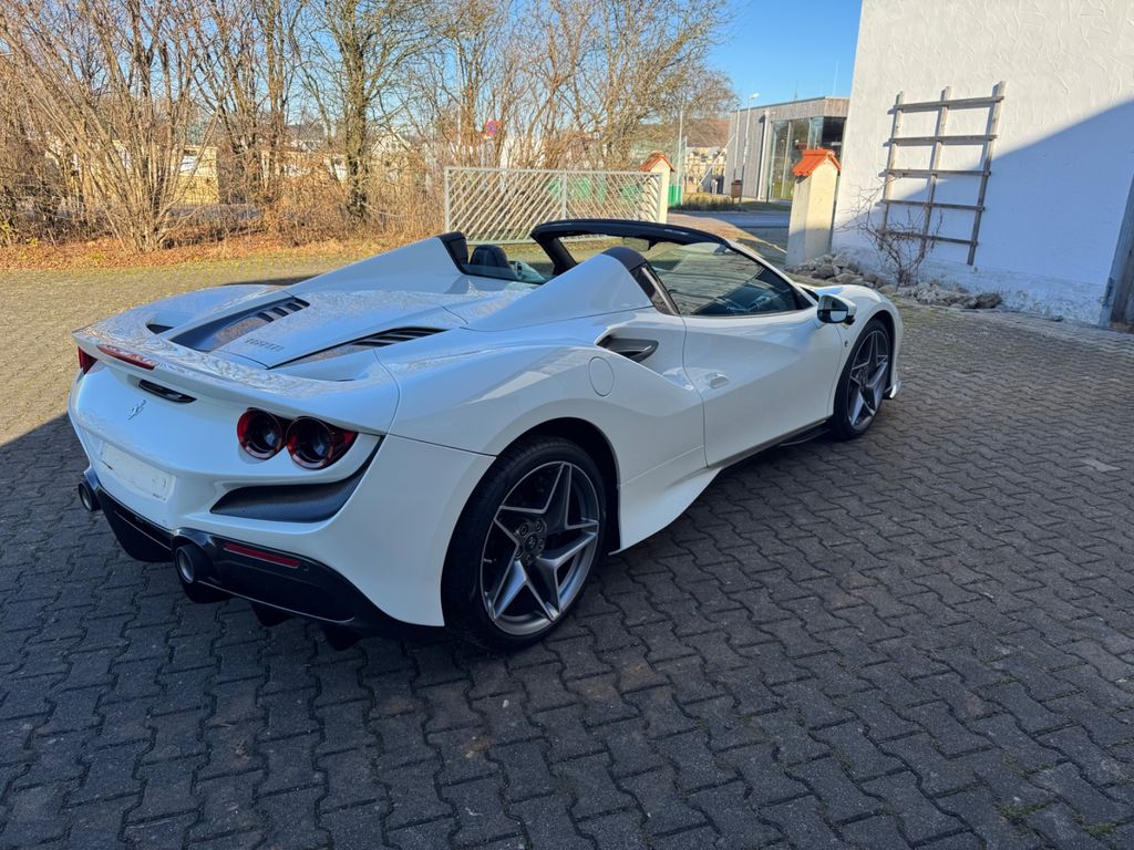 Ferrari F8 2022