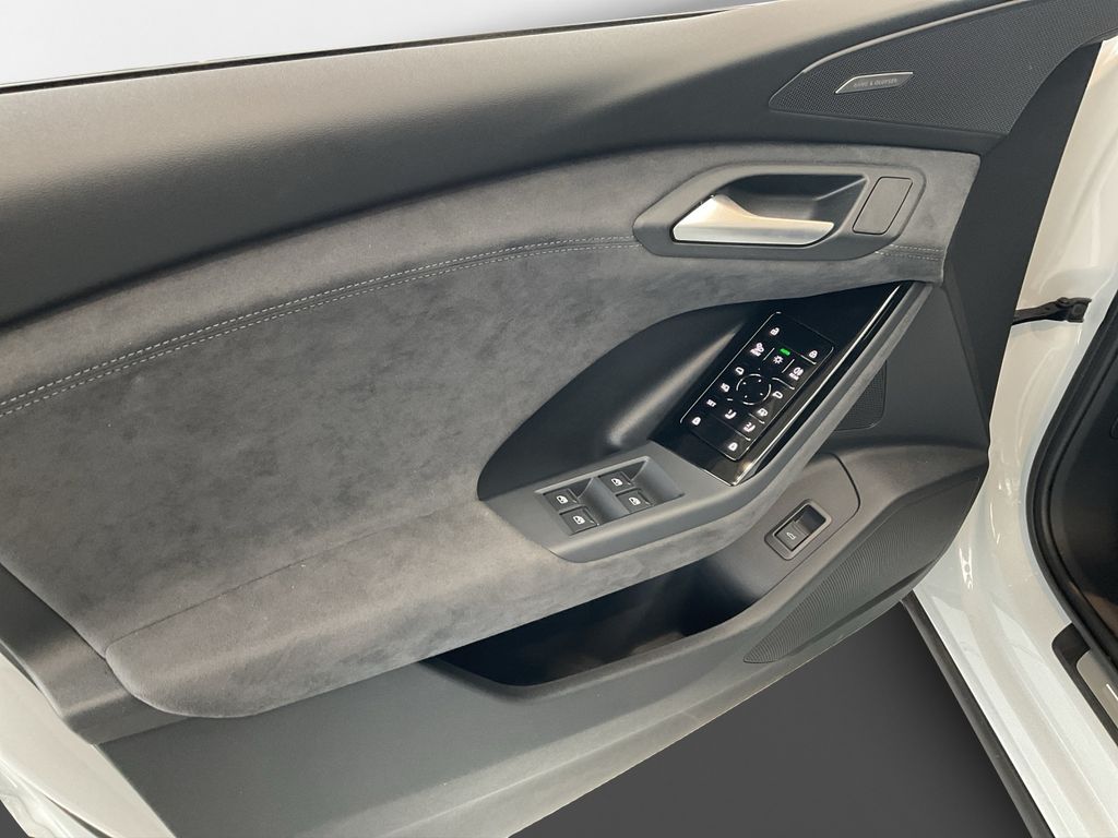 Audi SQ6 e-tron 2025