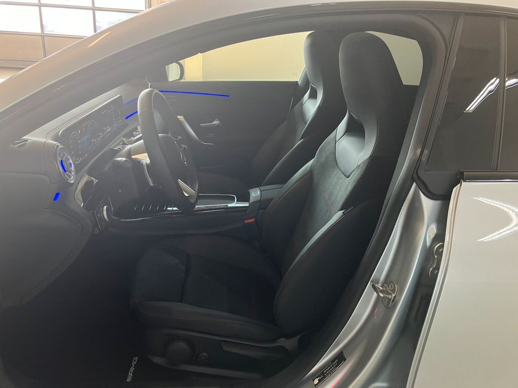 Mercedes-Benz CLA 200 2025