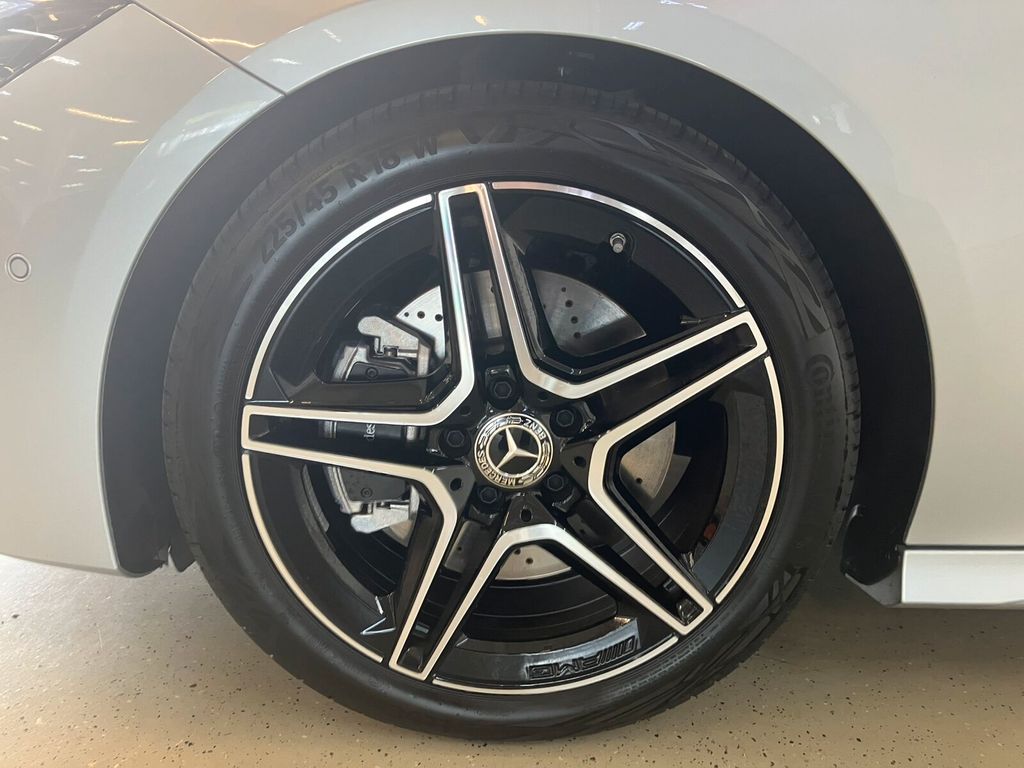 Mercedes-Benz CLA 200 2025