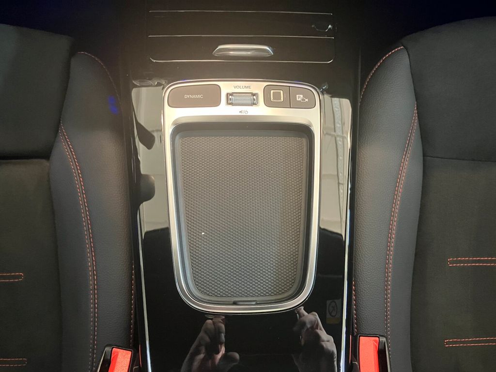 Mercedes-Benz CLA 200 2025