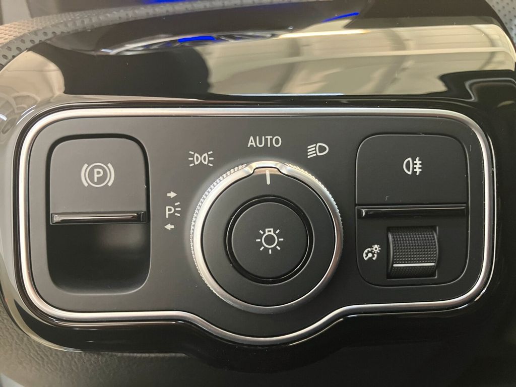 Mercedes-Benz CLA 200 2025