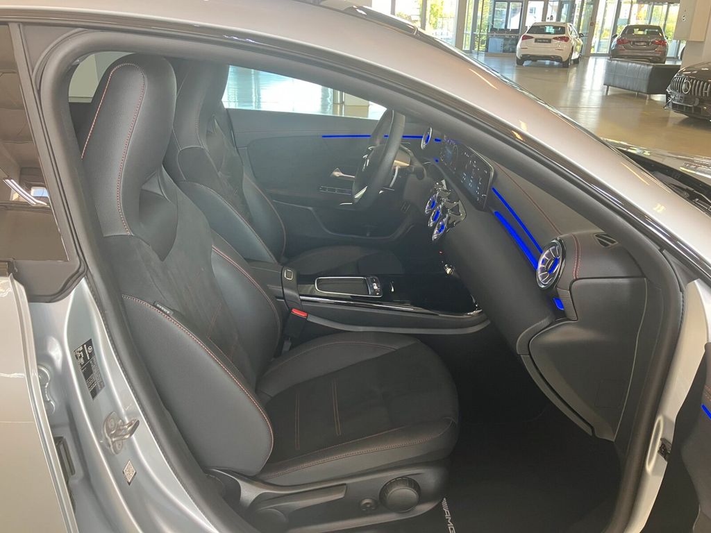Mercedes-Benz CLA 200 2025
