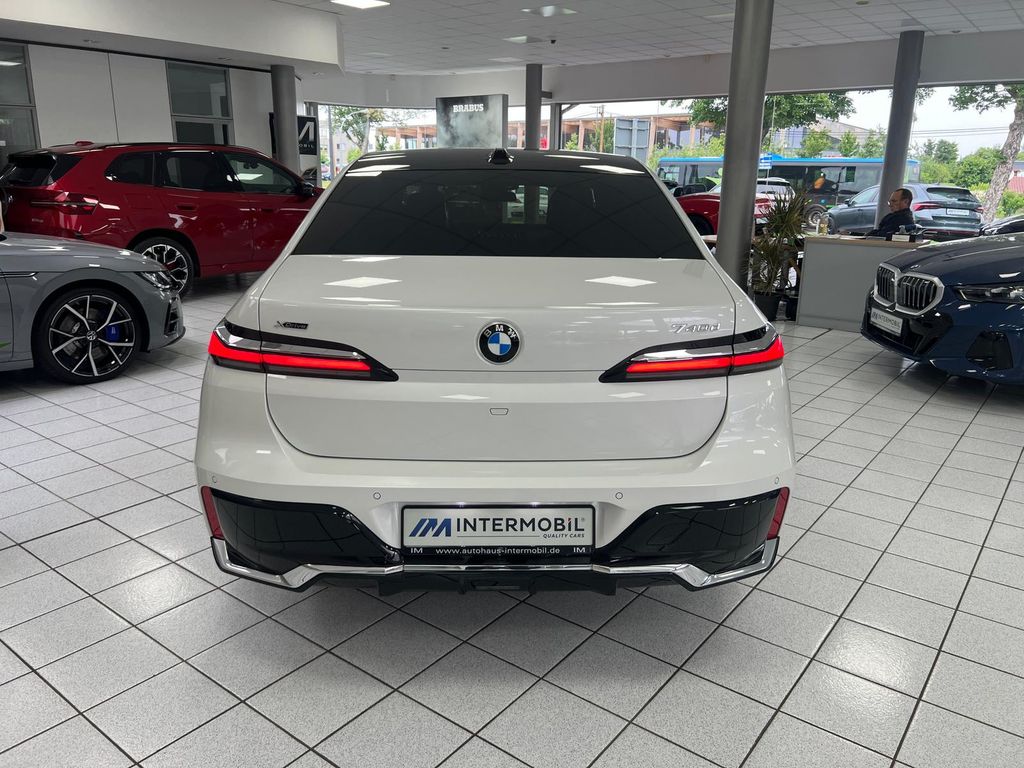 BMW 740 2024
