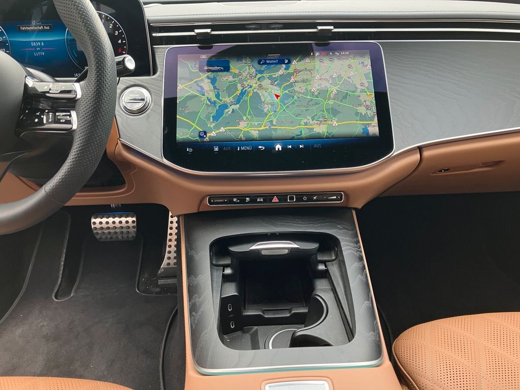 Mercedes-Benz E 300 2025