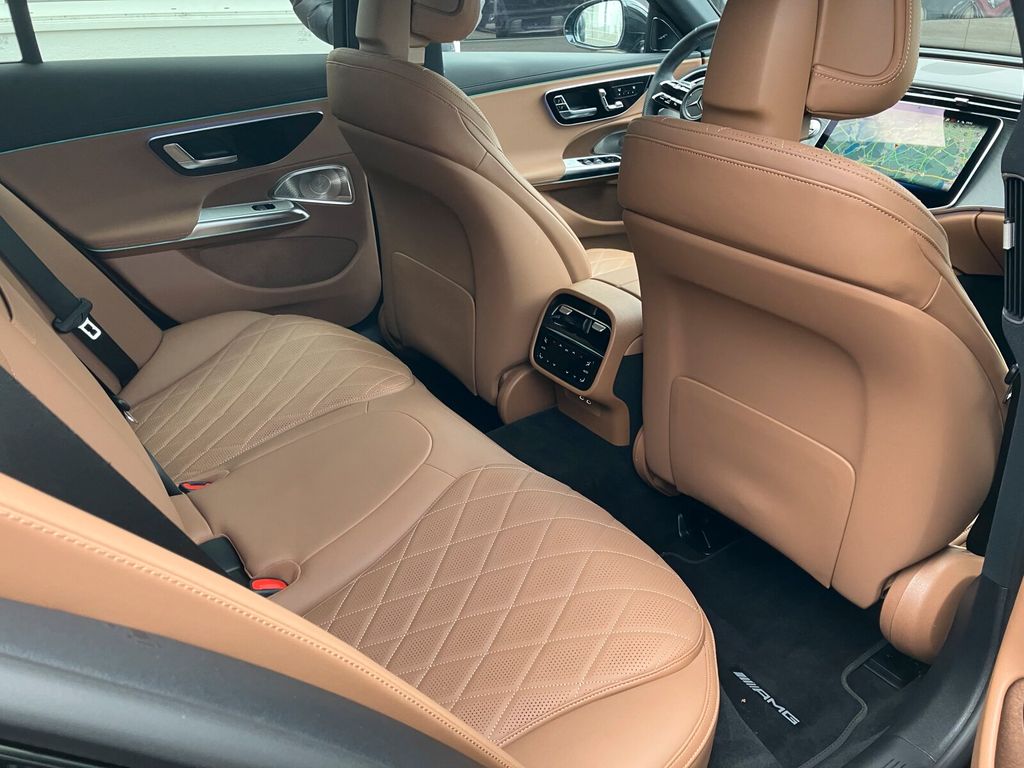 Mercedes-Benz E 300 2025