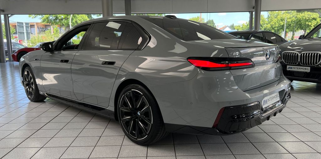 BMW i7 2024