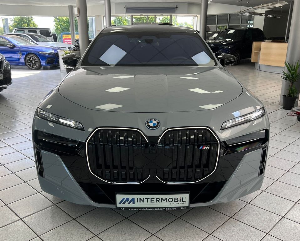 BMW i7 2024