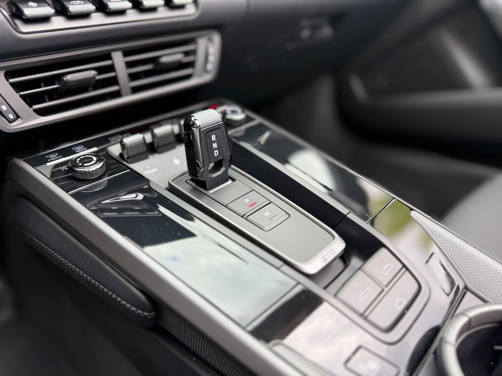 Porsche 992 2025