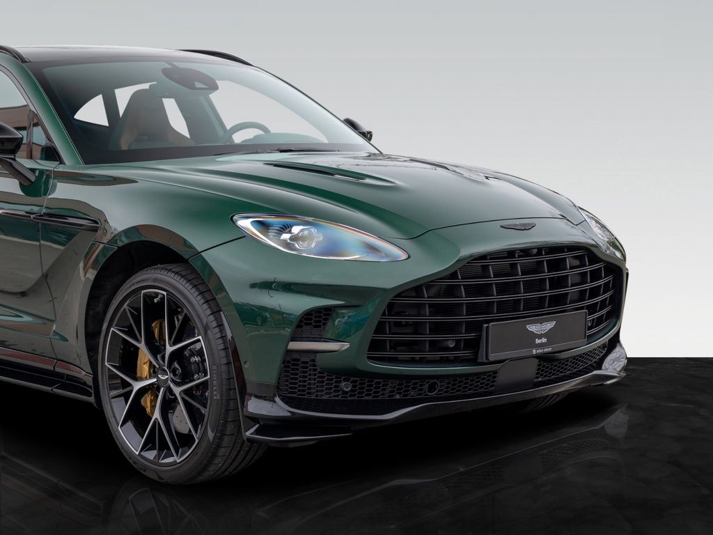 Aston Martin DBX 2025