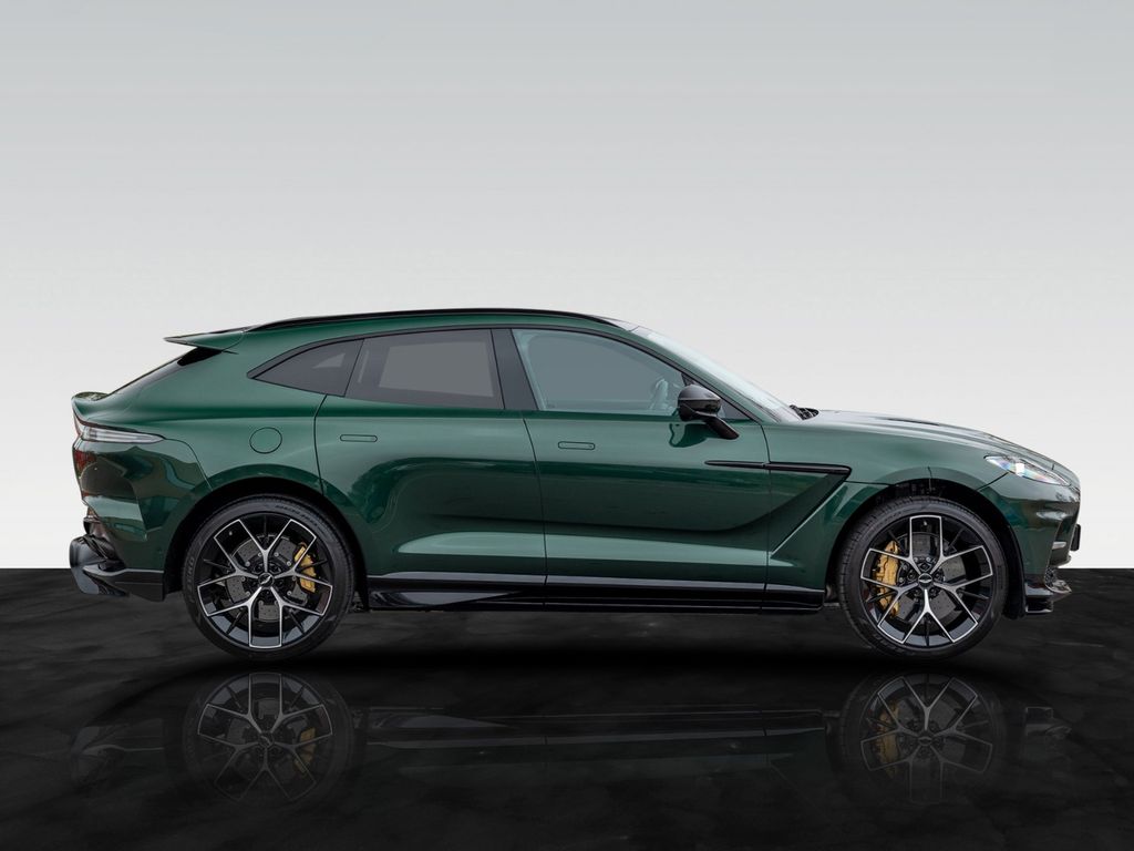 Aston Martin DBX 2025