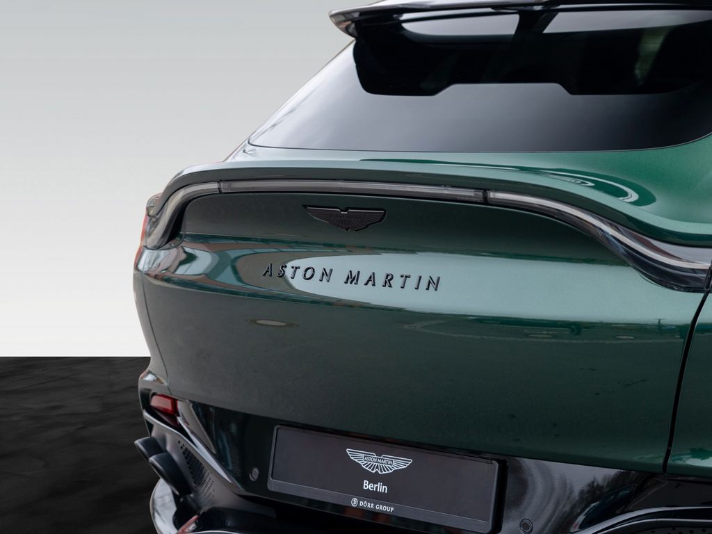 Aston Martin DBX 2025