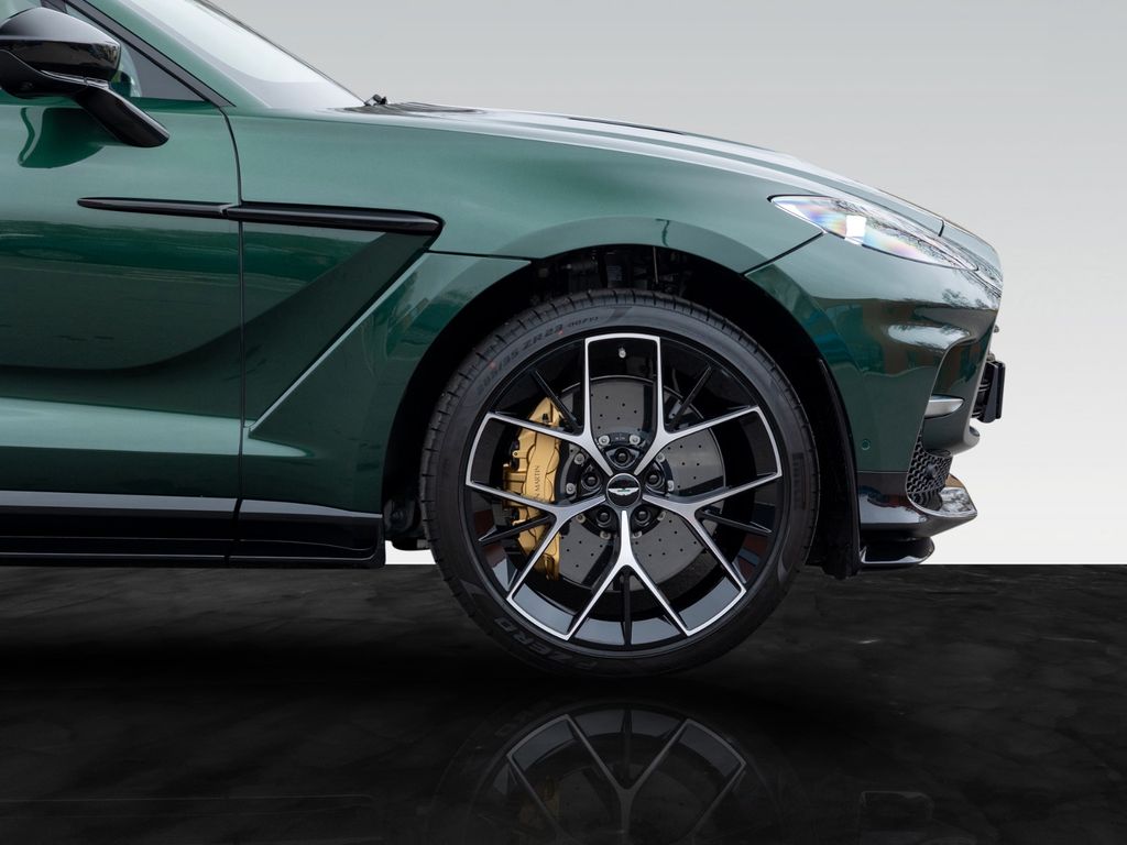 Aston Martin DBX 2025