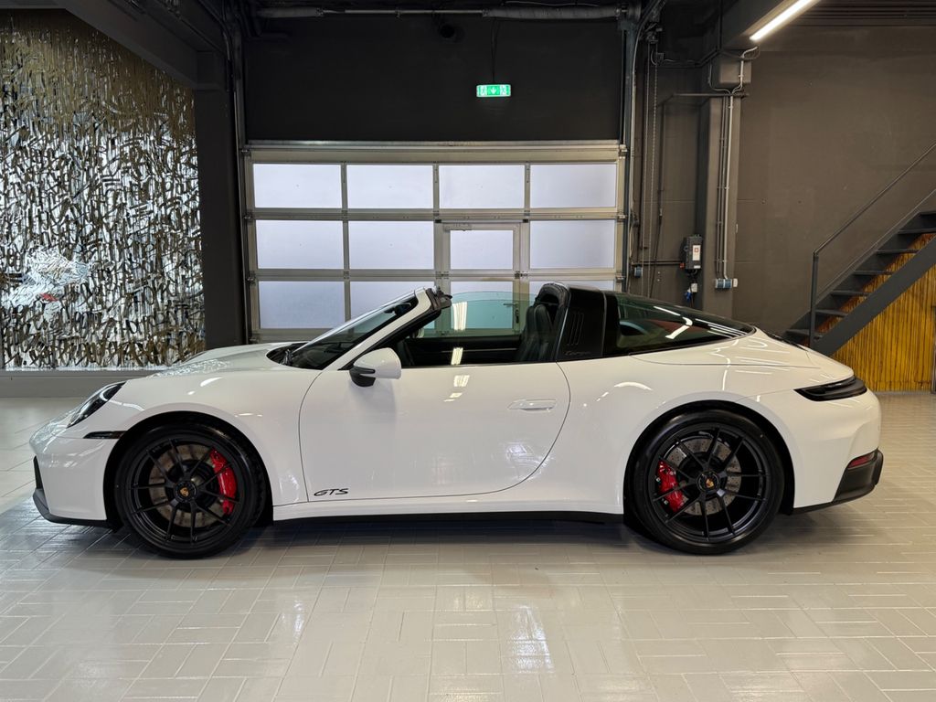 Porsche 992 2025