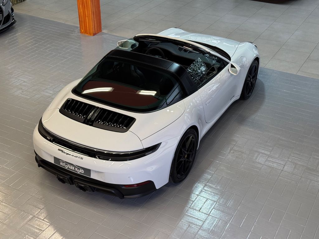 Porsche 992 2025