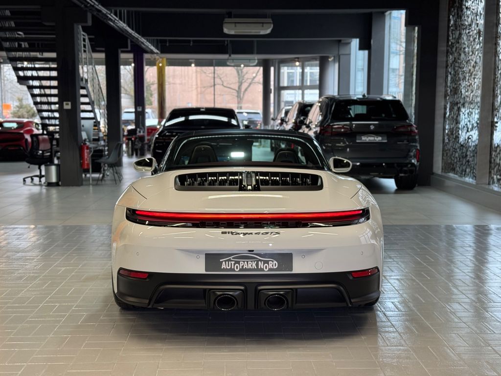 Porsche 992 2025