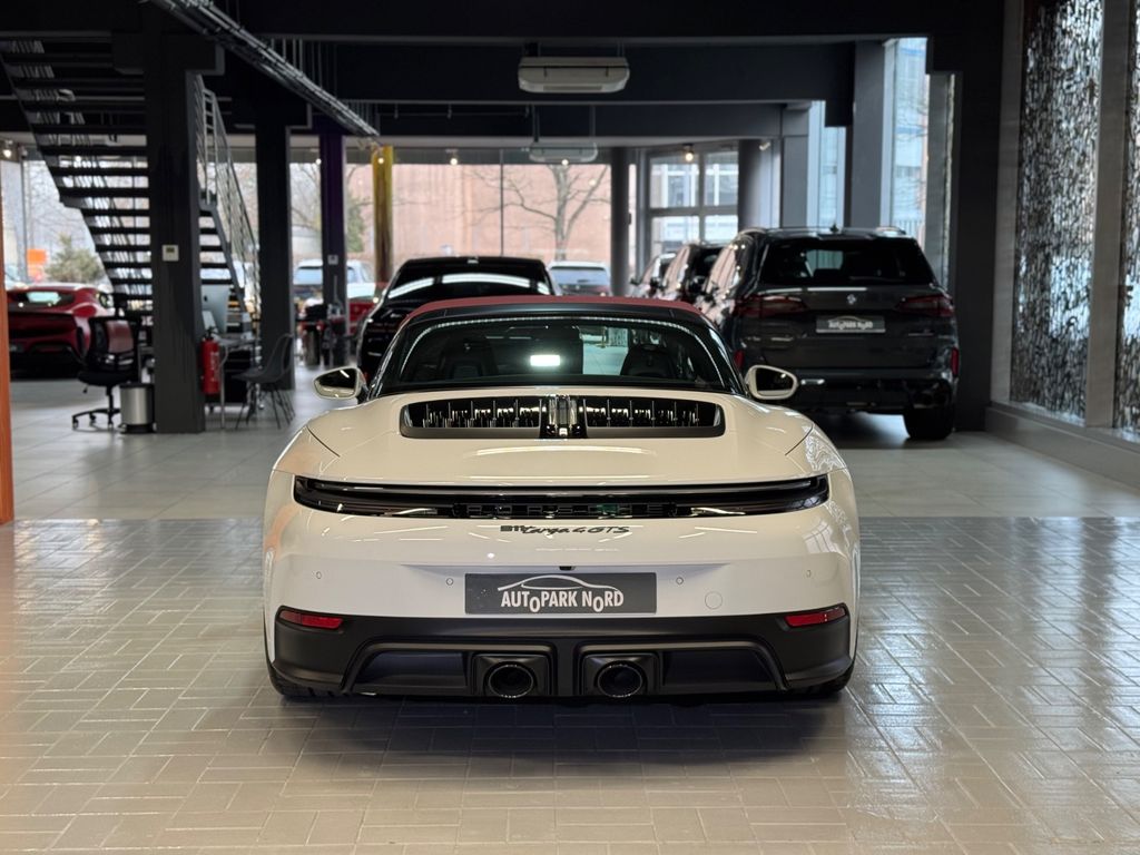 Porsche 992 2025