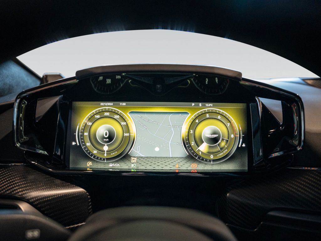 Aston Martin V8 Vantage 2025