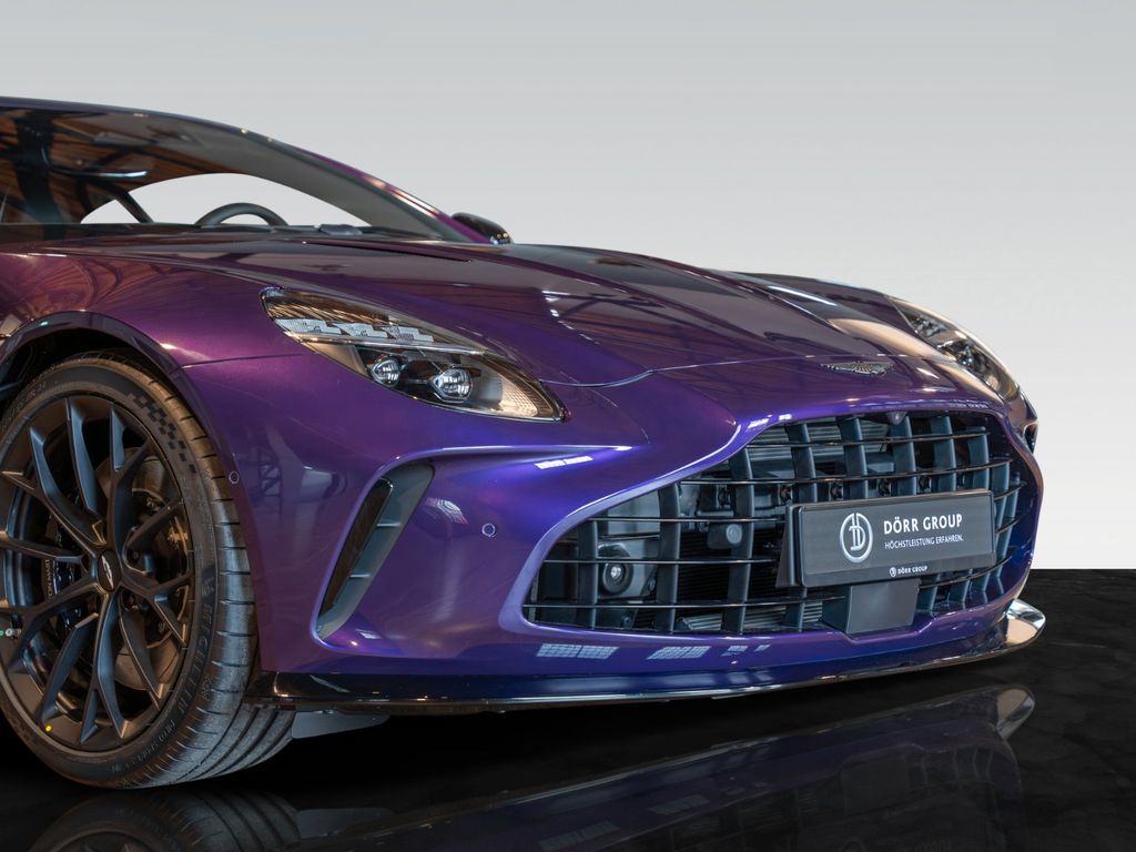 Aston Martin V8 Vantage 2025