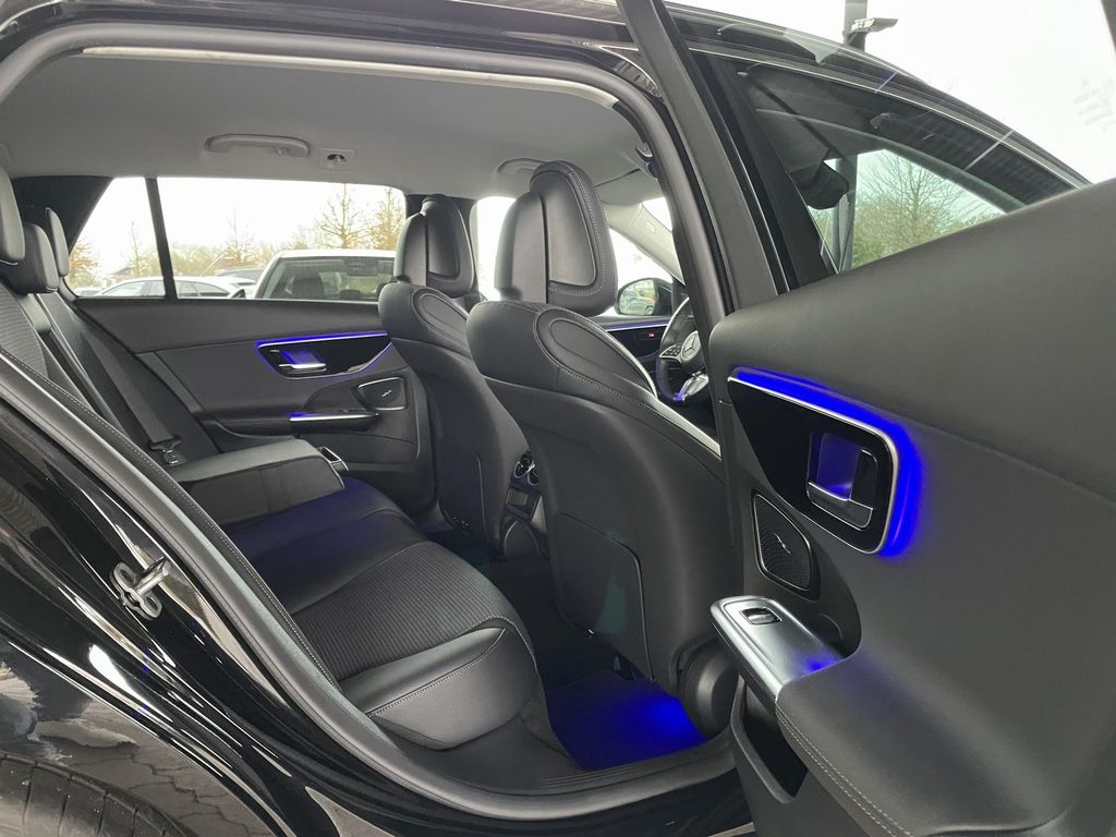 Mercedes-Benz C 200 2025